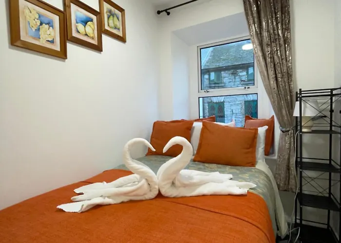 Market 2 Apart Otel Galway